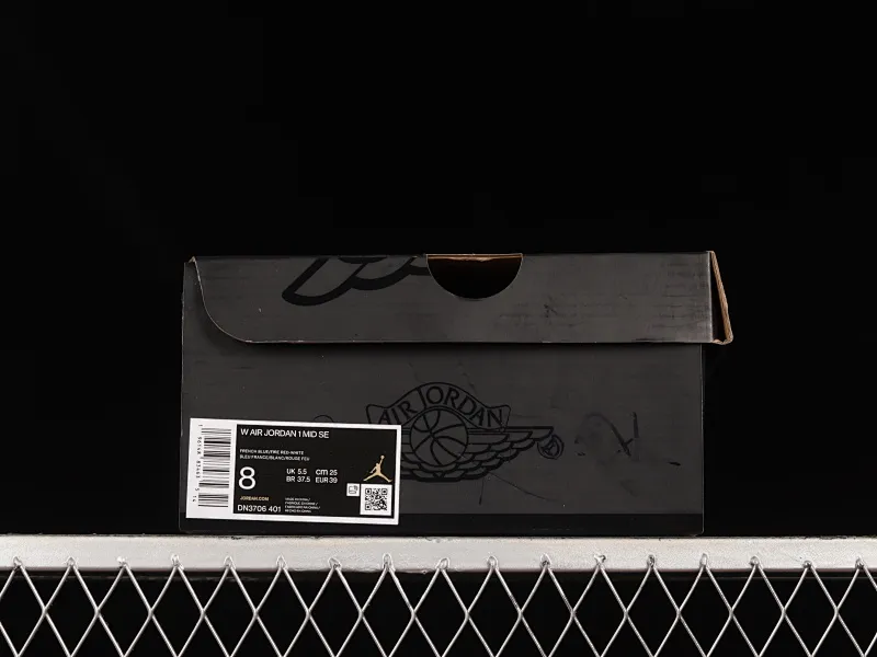 All categories Air Jordan Jordan series basketball shoes Air Jordan 1 Mid Air Jordan 1 Mid "French Blue" AJ1 Joe 1 washed blue mid-top basketball shoes DN3706-401